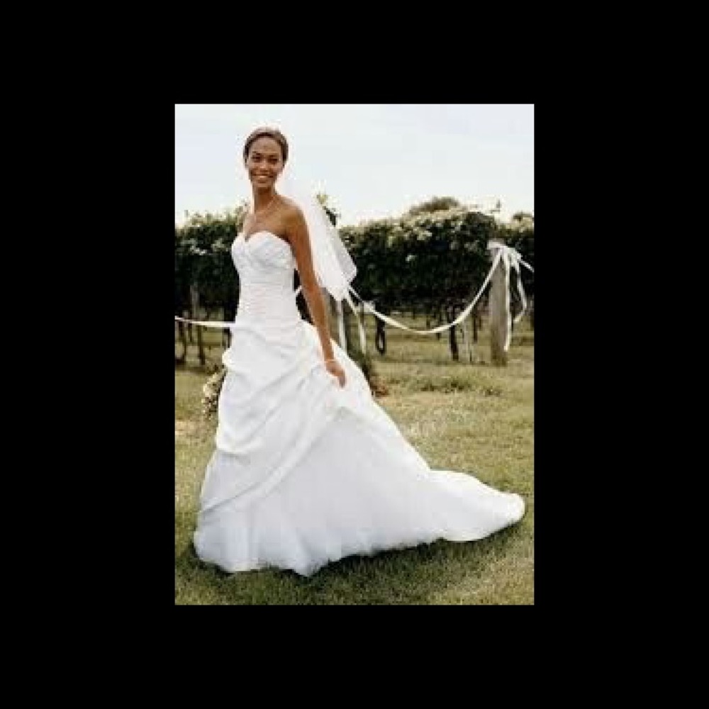 Davids bridal wedding dress worn once size 4
